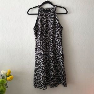 Tommy Hilfiger Feminine Silhouette Sleeveless and Flare Dress